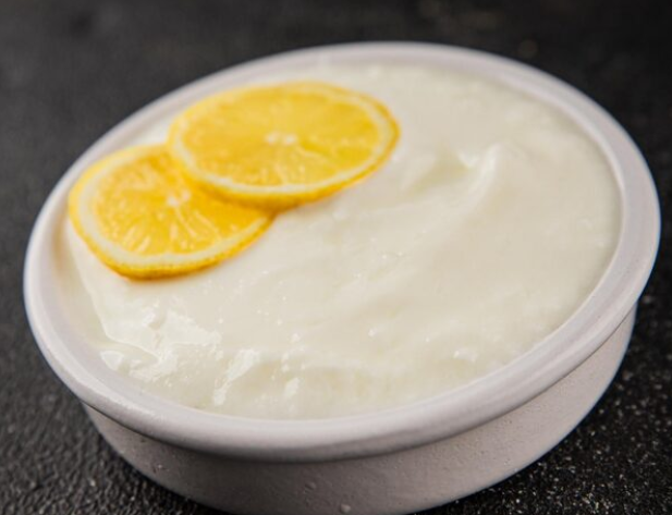 Curd and Lemon for Dandruff